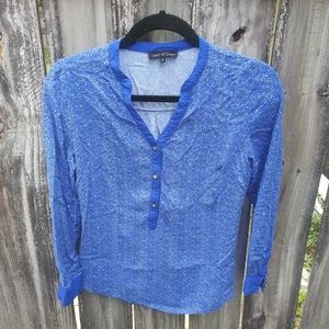 Violet & Claire Blue Speckled Print Half Button Long Sleeve Blouse Size Small
